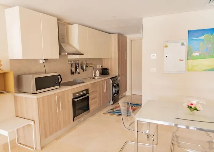 Appartement Cozy 1 Bedroom Ground Floor With Pool